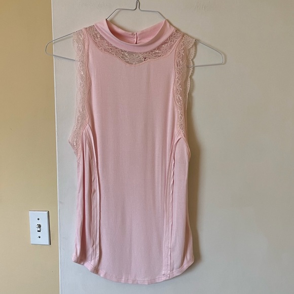 Free People Tops - FREE PEOPLE sleeveless blouse - size L - NWT